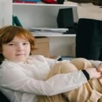 Qué es la ecolalia y qué la provoca