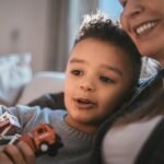 Cómo se comporta un niño con ecolalia