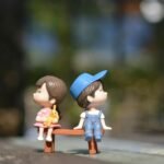 Cómo usar muñecos o figuras para enseñar empatía y emociones